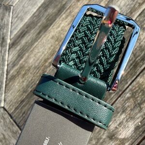 Women's Elastic Green Belt.
